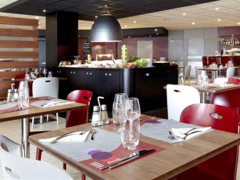 Hotel Campanile Roissy-en-France