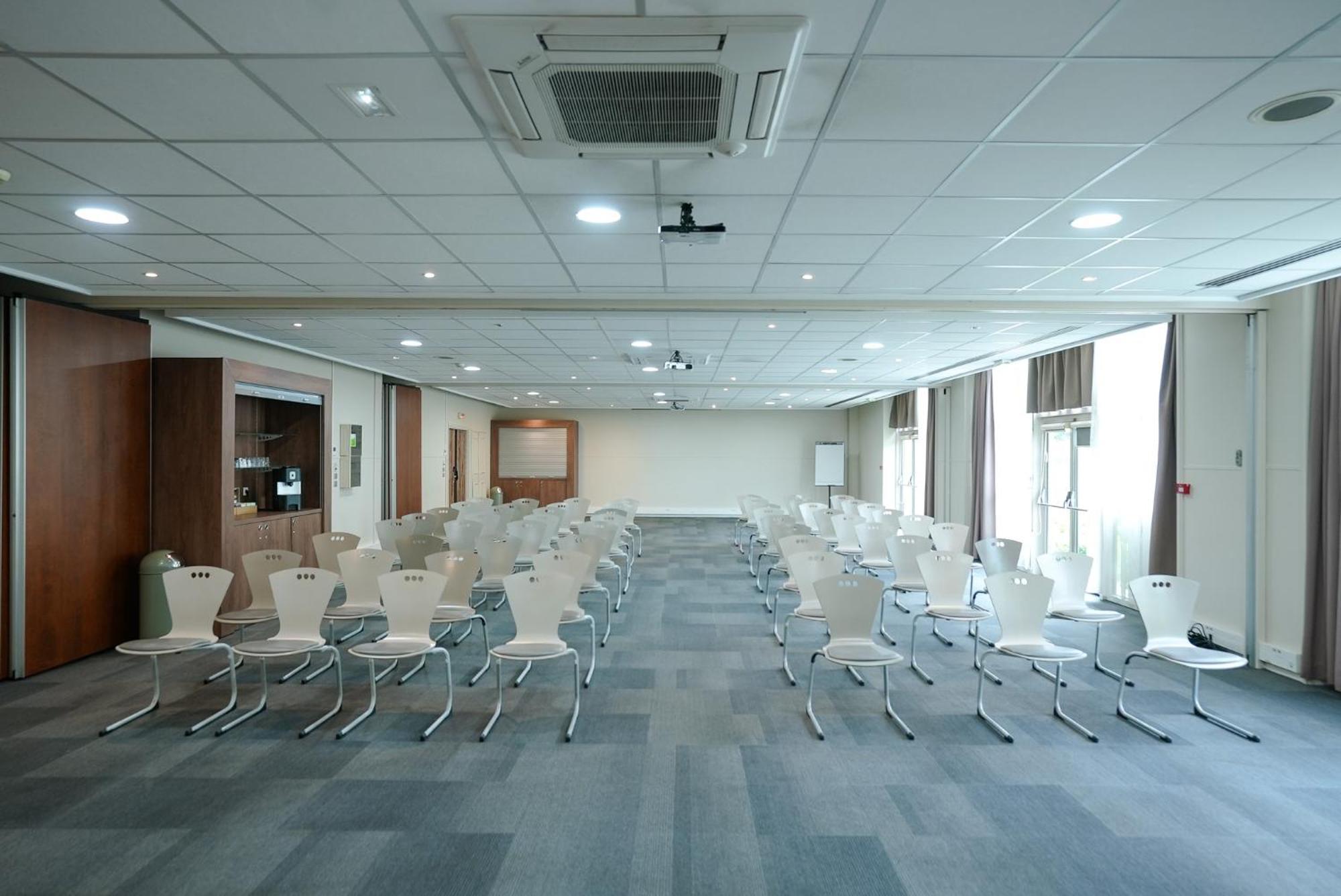 Campanile Hotel Roissy-en-France